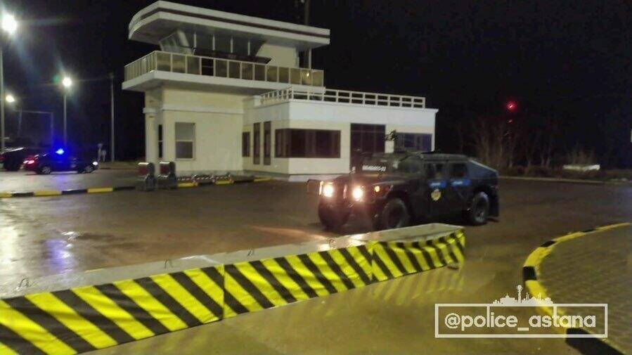 По периметру Астаны выставили блокпосты
