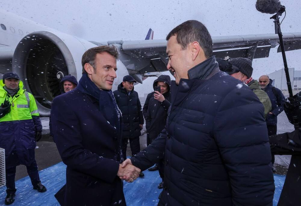 Президент Франции прибыл в Казахстан с официальным визитом