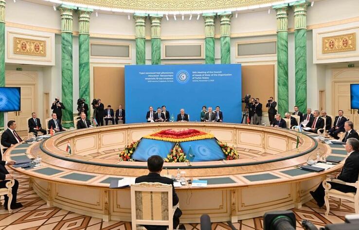 Тюркский мир взаимодействует на равных с глобальными державами - Токаев