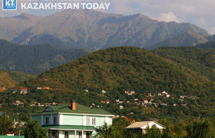 Незаконные постройки снесут в горах Алматы