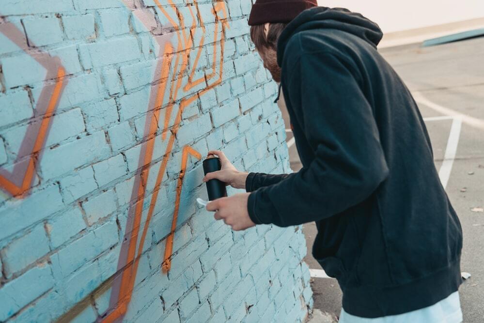 В Казахстане мажилисмен предложил увеличить штрафы за вандализм