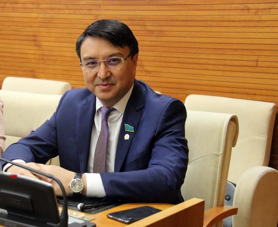 Альтаева приговорили к 10 годам лишения свободы за взятки 