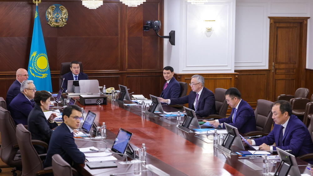 Prime Minister of Kazakhstan orders to halve terms of clearance and passage of railroad cargoes