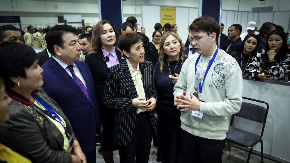 Тамара Дүйсенова республикалық "Worldskills Kazakhstan 2023" жарысына қатысушылармен кездесті