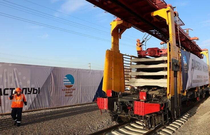 В Туркестанской области началось строительство новой железнодорожной линии Дарбаза - Мактаарал 