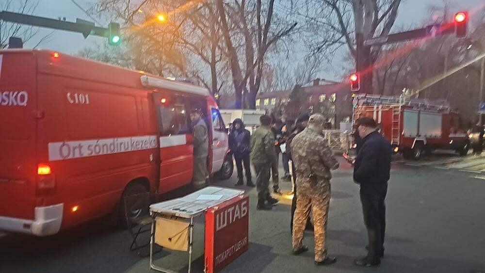 В ходе тушения крупного пожара в хостеле в Алматы обнаружены тела 13 человек