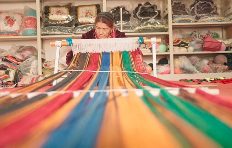 Искусство текстиля "палаз" в Синьцзяне