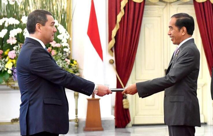 Ambassador of Kazakhstan presented his credentials to the President of Indonesia