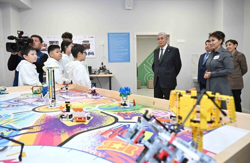 Токаев: Государство продолжит принимать меры, направленные на повышение статуса педагога
