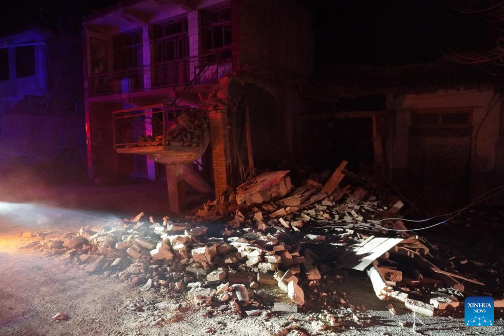 Midnight earthquake death toll rises to 111 in NW China