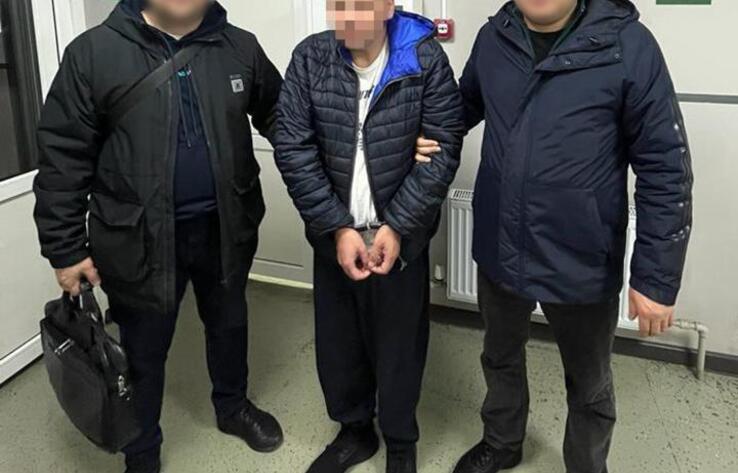 Помогавшего иностранным мошенникам казахстанца задержал КНБ