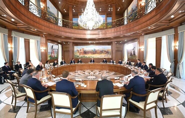 Президент обсудил с представителями бизнес-сообщества вопросы развития экономики 