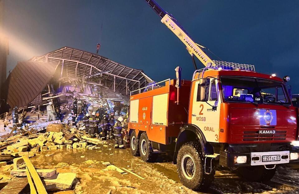 Тело третьего погибшего извлекли из-под завалов разрушенного кафе в Уральске