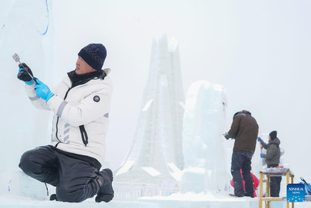 В китайском Харбине построили ледяной город. Фото: Xinhua/Wang Song