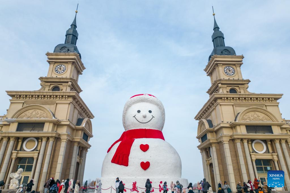 Қытайдың Харбин қаласында мұз қала салынды. Сурет: Xinhua/Zhang Tao