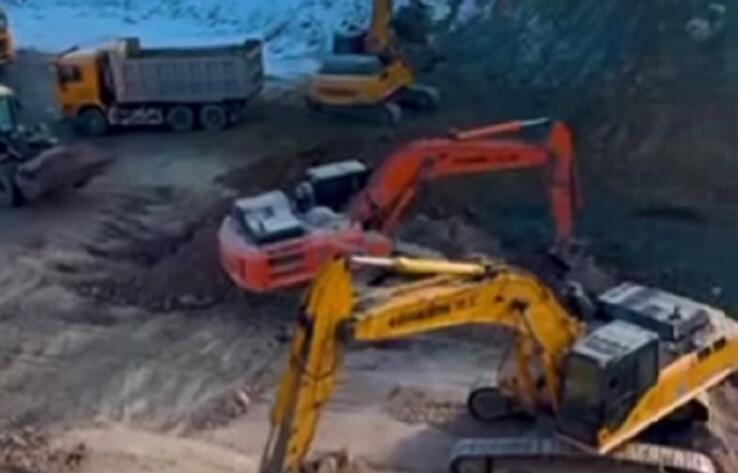Обнаружено предполагаемое место падения автобуса в воронку шахты Майкаинского рудника