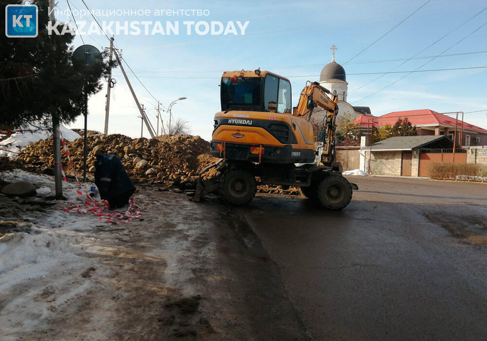 Раскопки на Утегенова: дорогу не вернули в рабочее состояние 
