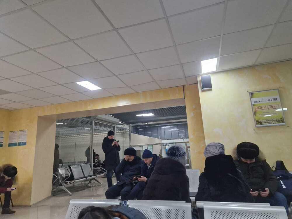 На пол хоть соломы настелить - депутат раскритиковала состояние замерзающего аэропорта Петропавловска 