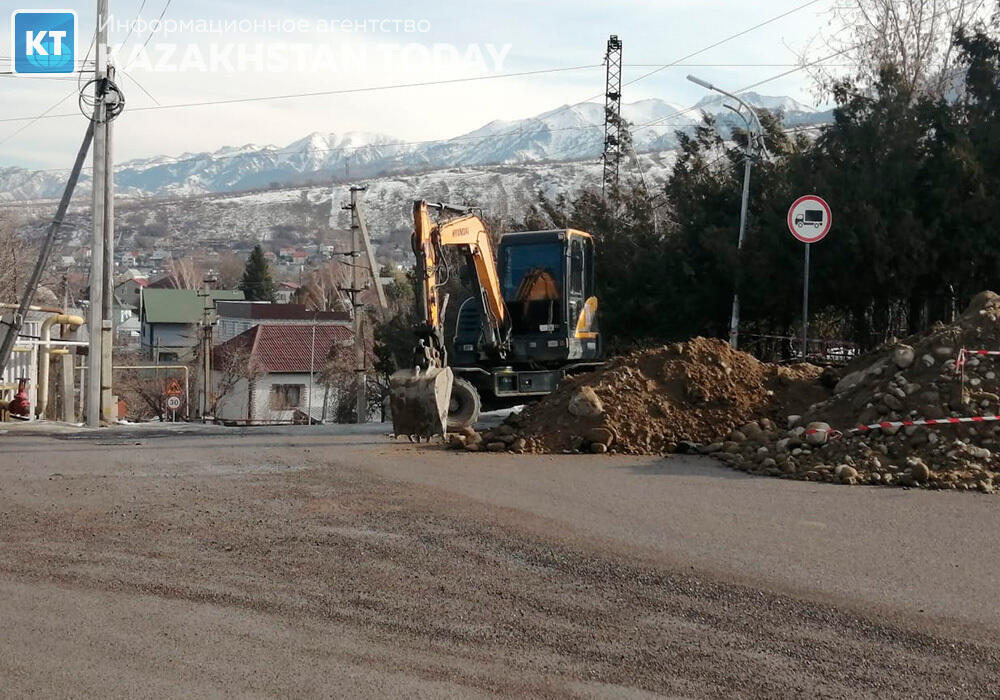 Раскопки на улице Утегенова: в отношении заказчика инициирована проверка

