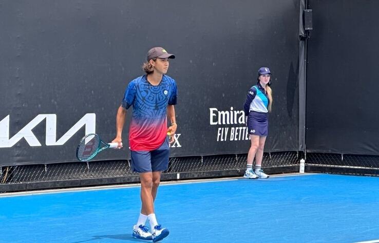 Amir Omarkhanov wins the second round of the Australian Open Juniors with a willful victory