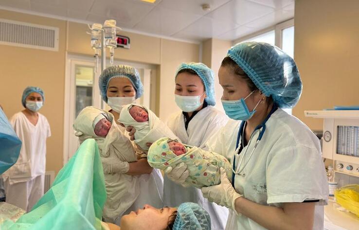 Астаналық келіншек егізден кейін үшемді дүниеге әкелді