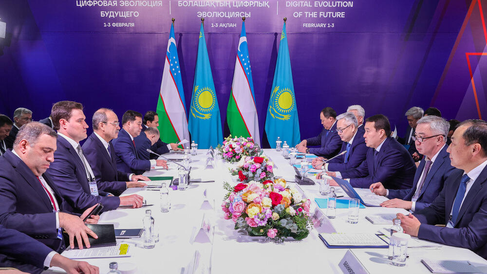 Alikhan Smailov and Abdulla Aripov discuss cooperation in water sector and strengthening of industrial cooperation