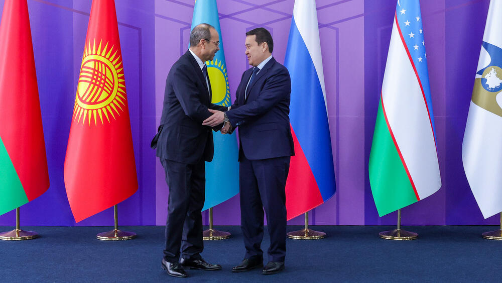 Премьер-министры Казахстана и Узбекистана обсудили сотрудничество в торговле и водной сфере
