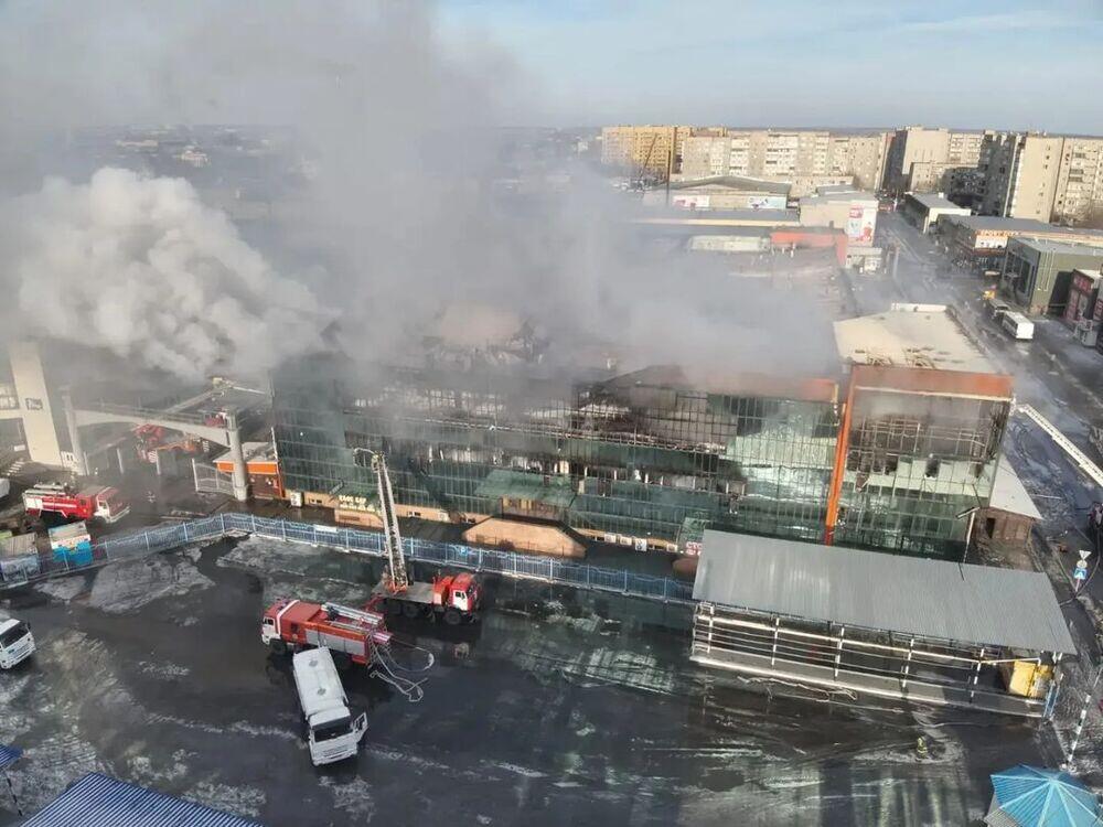 Пожар в торговом доме в Семее