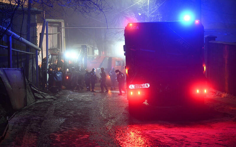 В Медеуском районе Алматы на жилые дома сошел оползень. Фото: Акимат Алматы