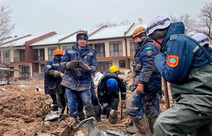 Сход оползня на жилые дома в Алматы: найдено тело одного погибшего
