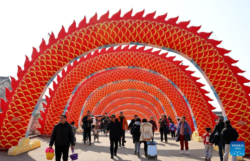 People across China enjoy Spring Festival holiday. Images | Sun Zhongzhe/Xinhua