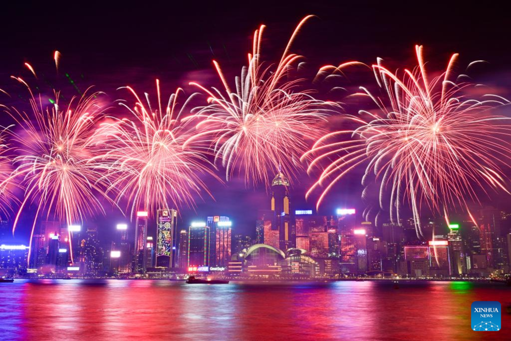 Жасыл айдаһар және қызыл шамдар: қытайлық Жаңа жыл қалай атап өтілуде. Сурет: Xinhua/Zhu Wei