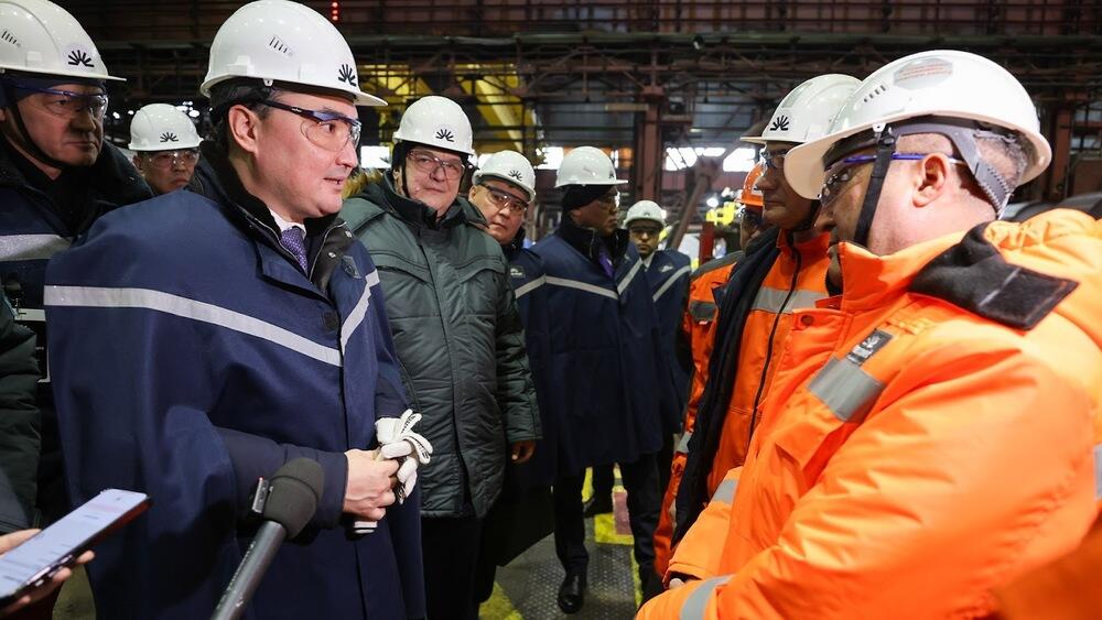 Olzhas Bektenov visits some key industrial enterprises of Karaganda region