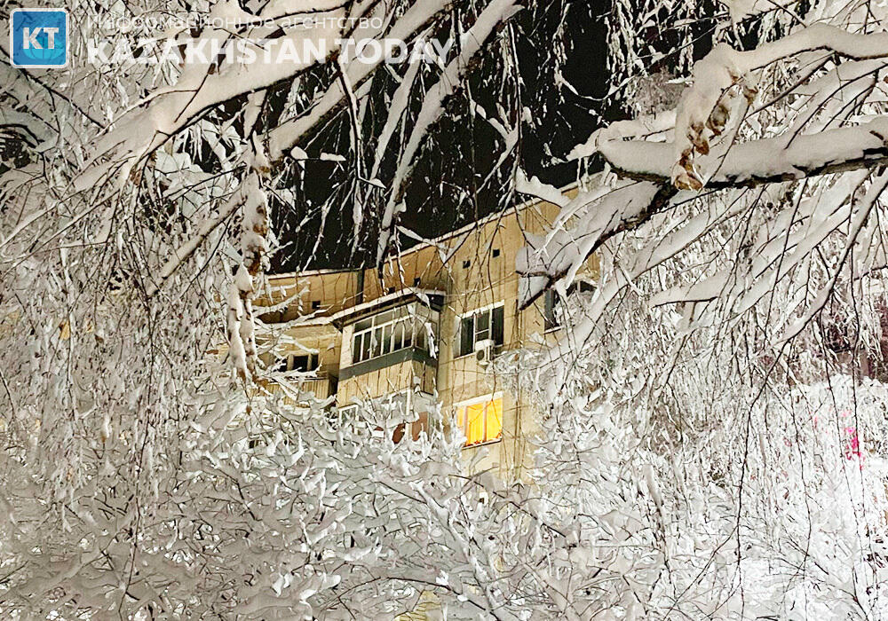 Алматы қалың қардан кейін