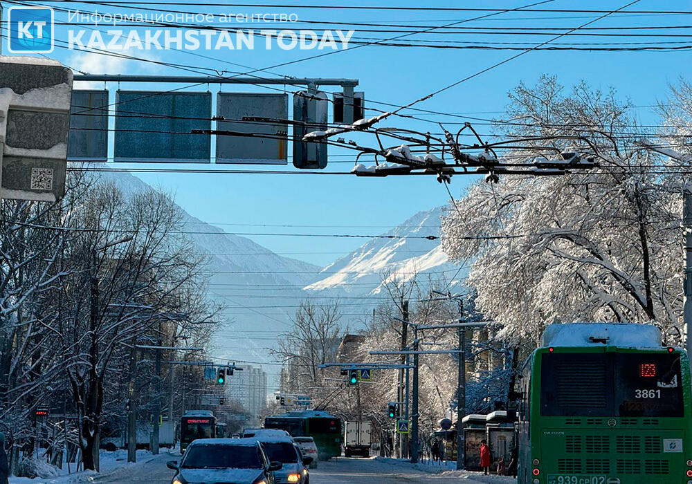 Алматы қалың қардан кейін