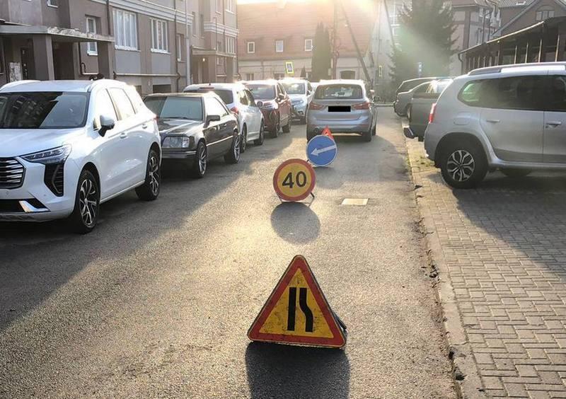 В одном из российских городов машина снесла мальчика прямо во дворе жилого дома 