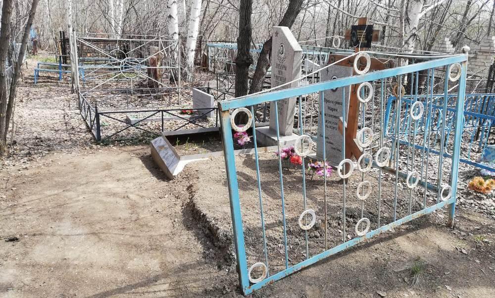 В Мангистауской области православное кладбище восстановили после набега вандалов