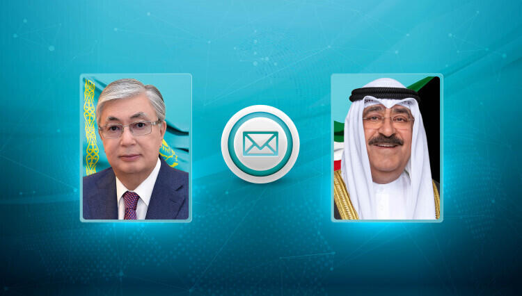 Президент Казахстана поздравил эмира Кувейта с Национальным днем
