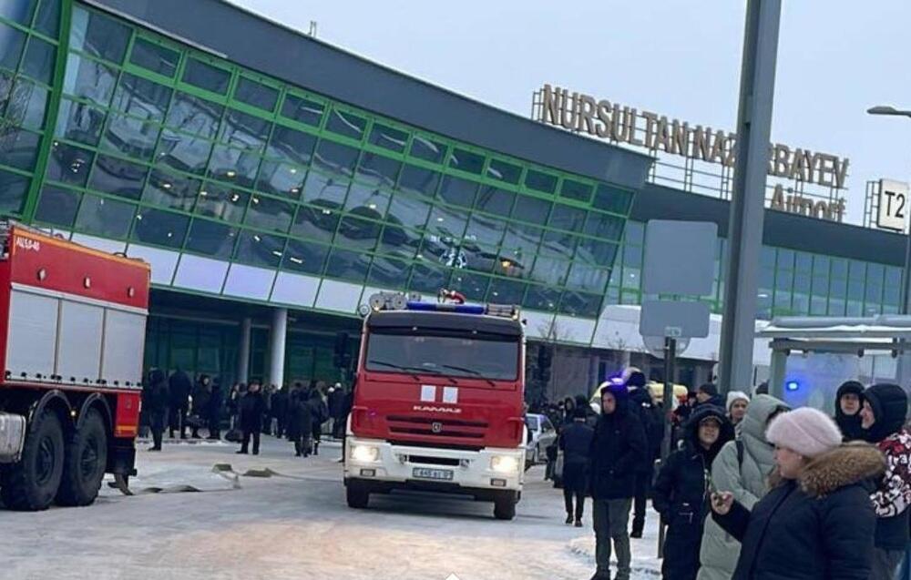 Из аэропорта Астаны эвакуировали людей из-за пожара 