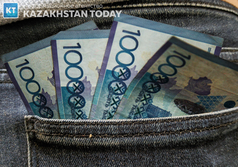 Контроль мобильных переводов: казахстанцы стали больше обналичивать деньги