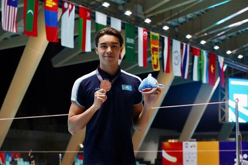 Kazakhstan's national swimming team wins 20 gold medals at the Asian Championships. Images | Instagram/qaz_olympics