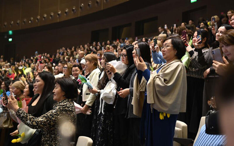 Tokayev congratulates women of Kazakhstan on spring holiday. Images | Akorda