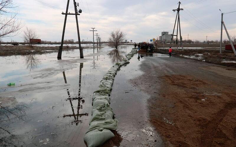 В Абайской области затоплена дорога областного значения