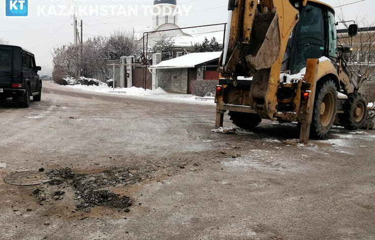 Раскопки на улице Утегенова: застройщик обязался восстановить асфальт до 15 апреля 
