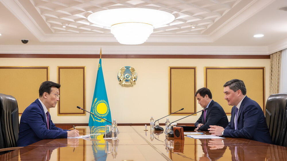 Olzhas Bektenov discusses trade and economic cooperation with Zhang Xiao, PRC Ambassador to Kazakhstan