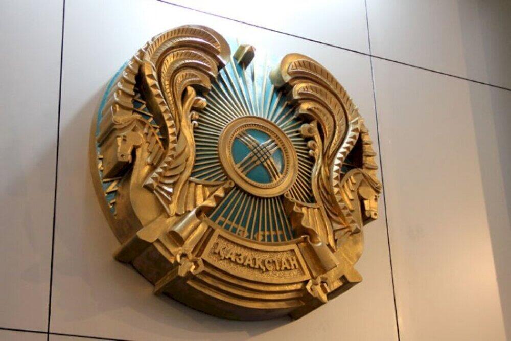 Герб Казахстана слишком сложен для восприятия - Токаев
