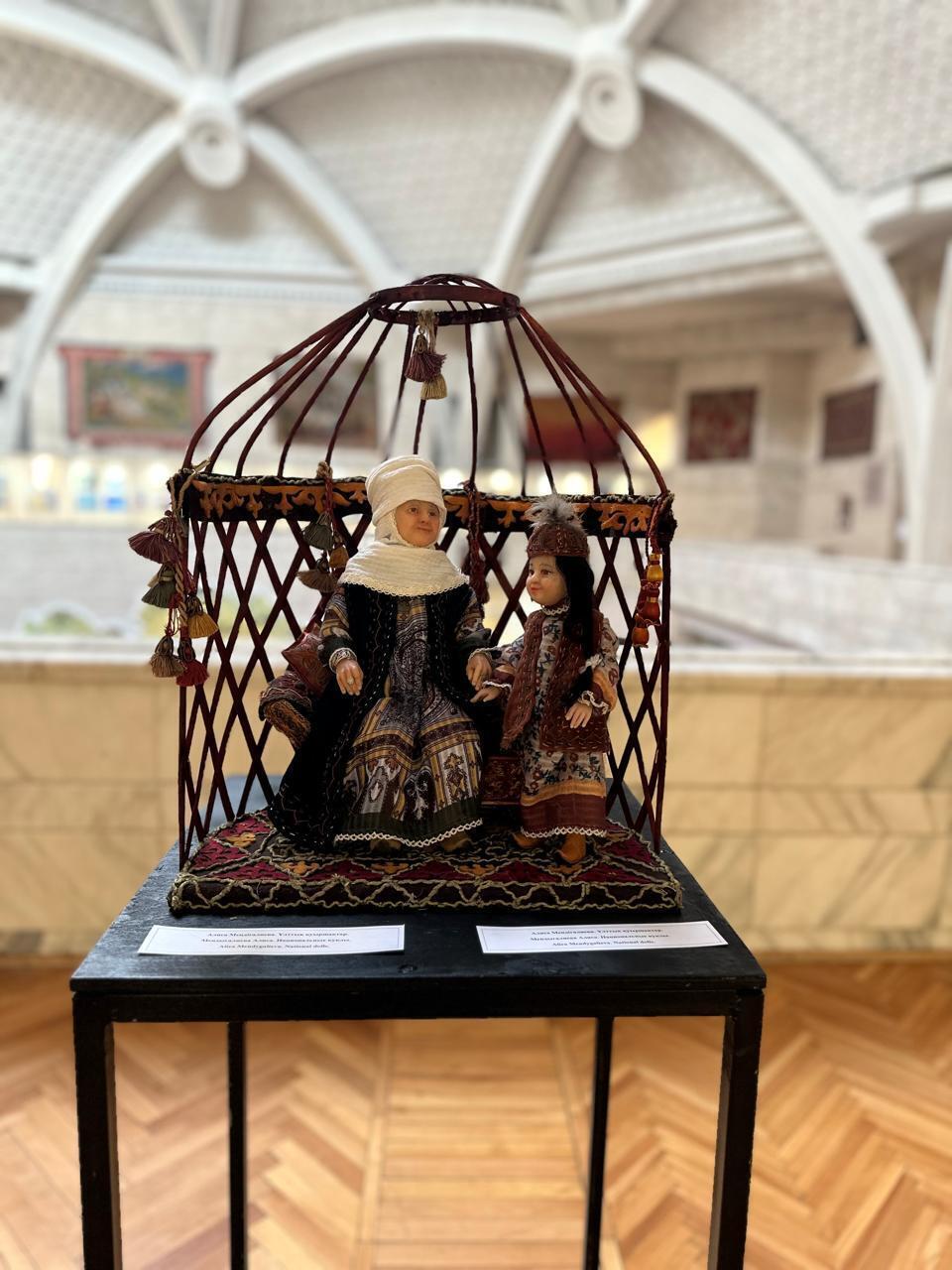 В Алматы проходит выставка мастеров-кукольников