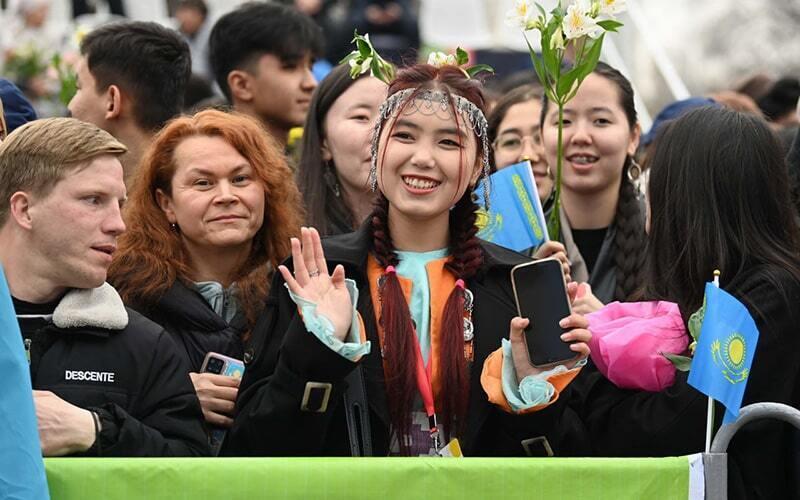 Алматылықтар Наурыз мерекесін кең көлемде тойлап жатыр. Сурет: Ақорда