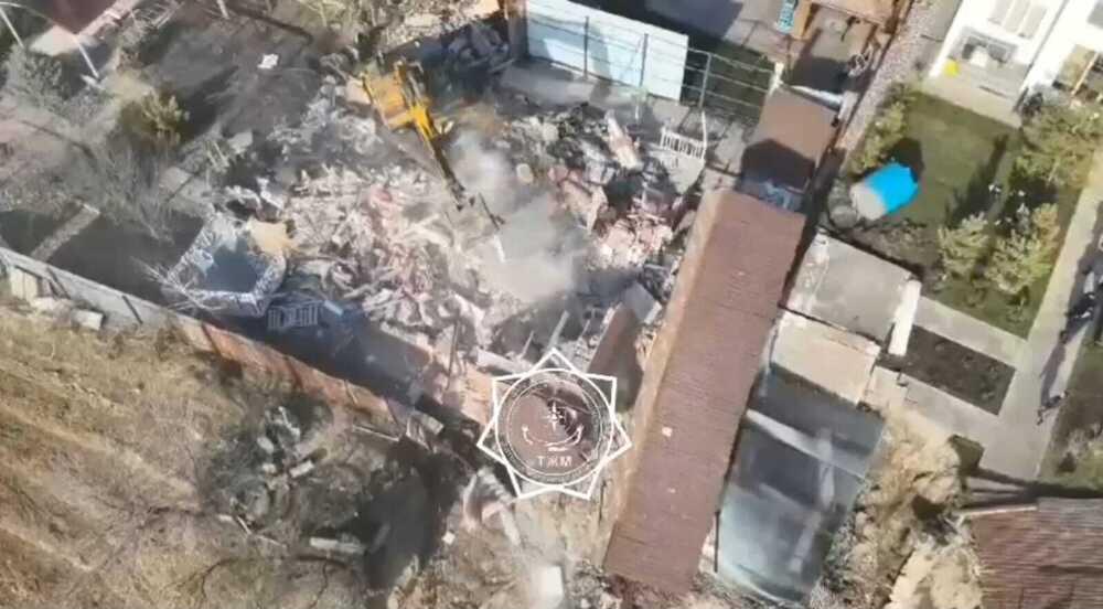 Оползень в селе Алматинской области: дом едва не рухнул со склона