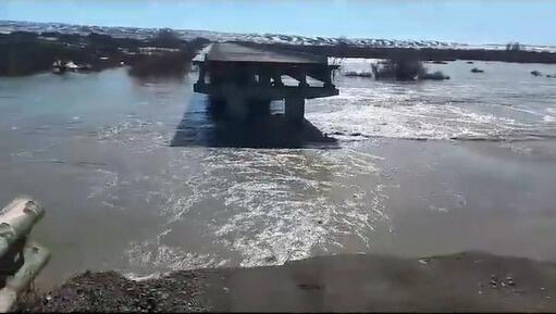 В Абайской области река разрушила мост